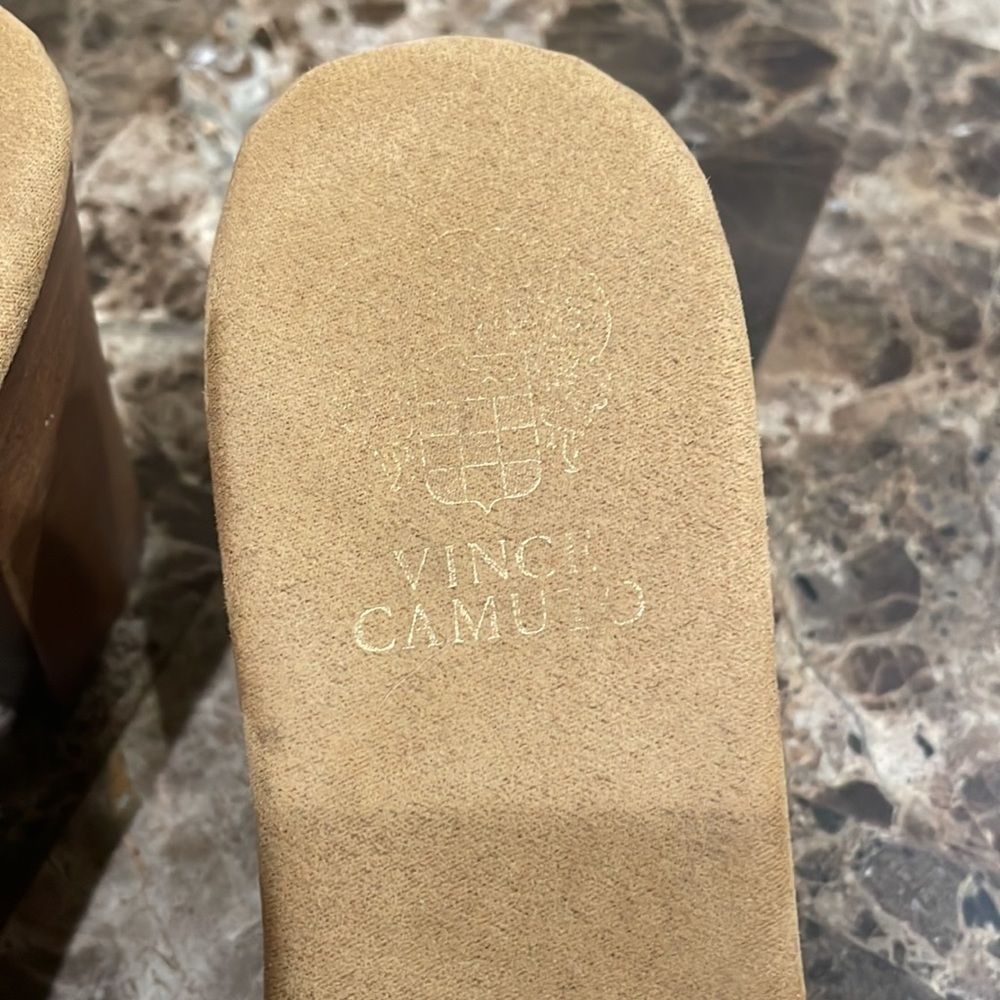 Vince Camuto - Picture 2 of 6